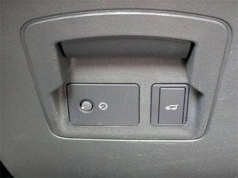 Used 2025 Land Rover Range Rover Velar Dynamic SE image 26