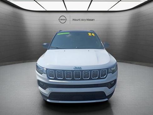 Used 2024 Jeep Compass Limited AWD/4WD image 1