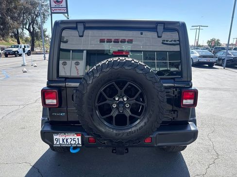 Used 2024 Jeep Wrangler Unlimited AWD/4WD image 6
