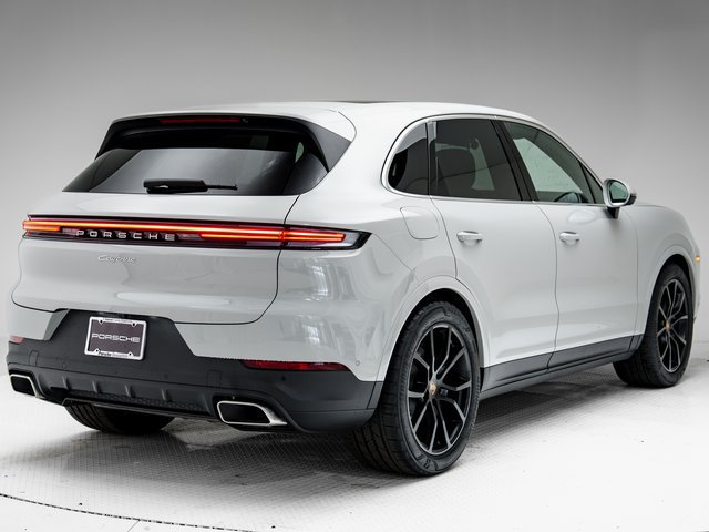 Certified 2026 Porsche Cayenne AWD/4WD image 34