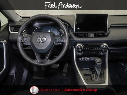 Used 2025 Toyota RAV4 XLE FWD image 6