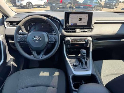 Used 2025 Toyota RAV4 XLE AWD/4WD image 20