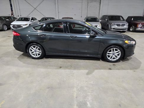 Used 2015 Ford Fusion SE FWD image 14