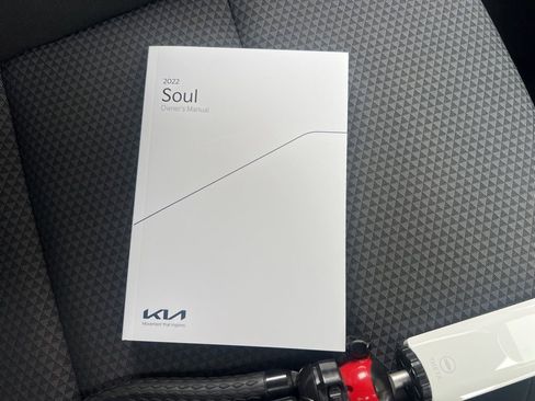 Certified 2022 Kia Soul LX w/ Technology Package FWD image 26