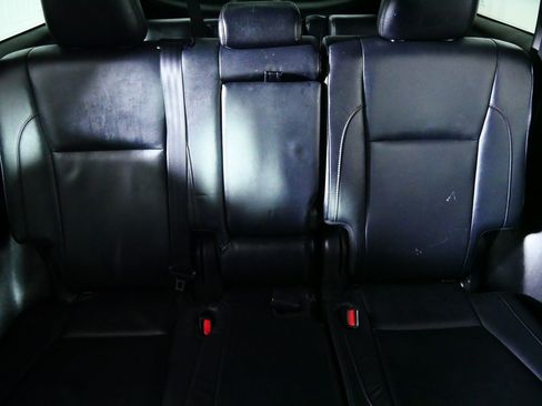 Used 2017 Toyota Highlander XLE AWD/4WD image 13