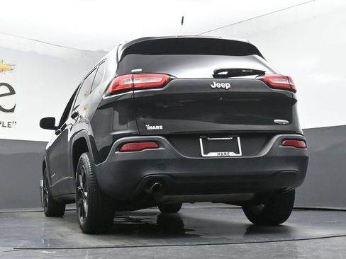 Used 2015 Jeep Cherokee Latitude w/ Cold Weather Group FWD image 53