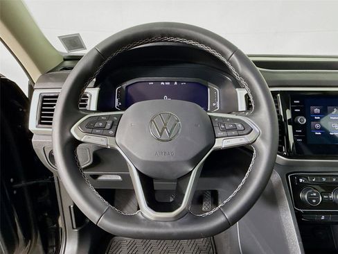 Used 2022 Volkswagen Atlas SE image 12