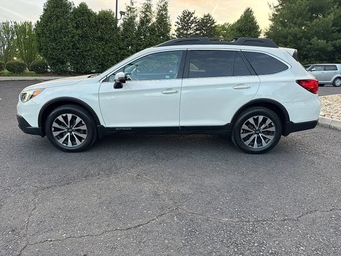 Used 2016 Subaru Outback 2.5i Limited AWD/4WD image 12
