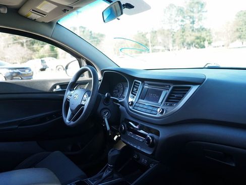 Used 2017 Hyundai Tucson SE image 31