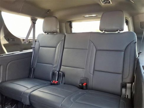 Used 2023 Chevrolet Suburban Z71 w/ Luxury Package image 21