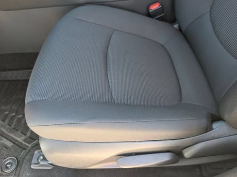 Used 2025 Toyota RAV4 LE AWD/4WD image 15