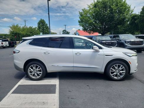 Certified 2023 Buick Enclave Essence w/ Experience Buick Package FWD image 9
