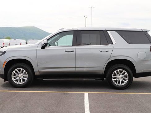 Used 2025 Chevrolet Tahoe LT AWD/4WD image 4
