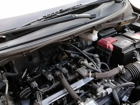 Used 2021 Nissan Versa S FWD image 22