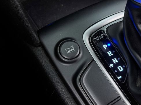 Used 2020 Hyundai Kona SE image 8