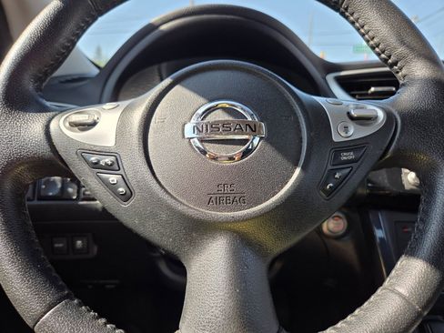 Used 2019 Nissan Sentra SR FWD image 17