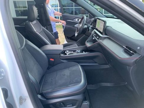 Used 2025 Ford Explorer ST w/ Sun And Sound Package AWD/4WD image 29