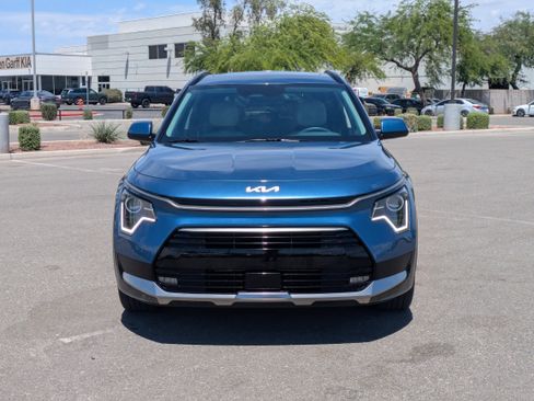 Used 2025 Kia Niro EX Touring FWD image 8