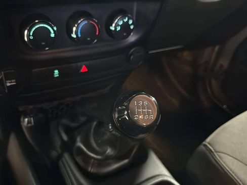 Used 2017 Jeep Wrangler Sport AWD/4WD image 17