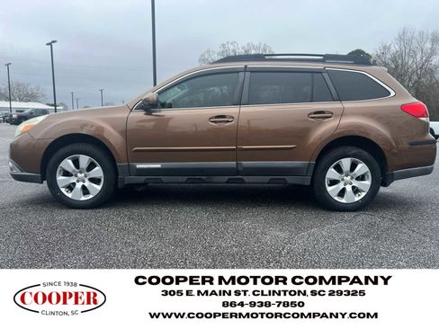 Used 2011 Subaru Outback 2.5i Limited image 5