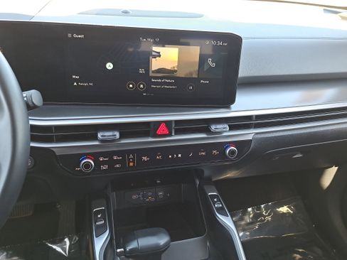 Used 2024 Kia Sorento S image 20