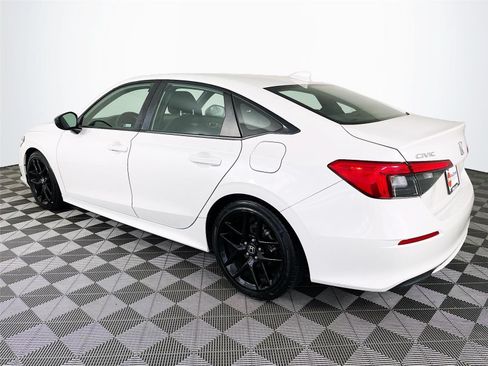 Used 2023 Honda Civic Sport image 7