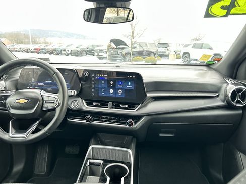 Used 2025 Chevrolet Equinox LT image 16