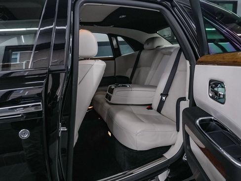 Used 2011 Rolls-Royce Ghost image 46