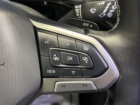 Used 2024 Volkswagen Atlas SE image 32