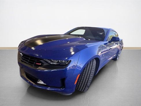 Used 2020 Chevrolet Camaro LT w/ RS Package image 8