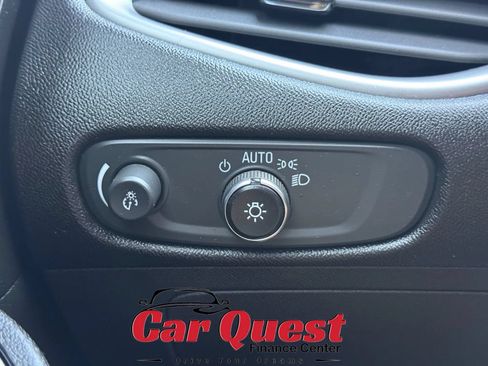 Used 2023 Chevrolet Malibu LT FWD image 30