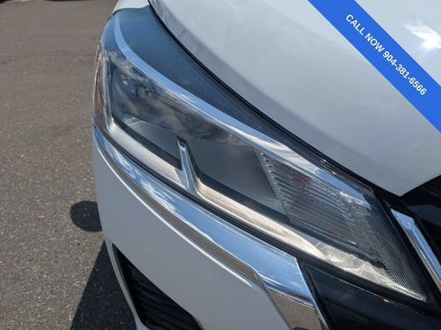 Used 2024 Nissan Kicks S FWD image 9