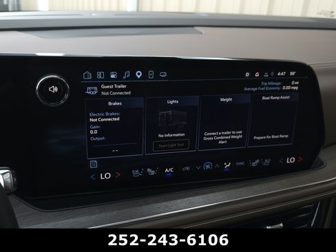 Used 2025 Chevrolet Suburban High Country AWD/4WD image 15