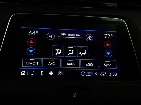 Used 2023 Cadillac XT4 Premium Luxury w/ Technology Package AWD/4WD image 47
