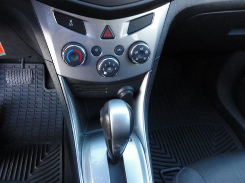 Used 2016 Chevrolet Trax LT AWD/4WD image 16