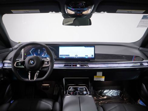 New 2026 BMW 740i w/ Premium Package image 10