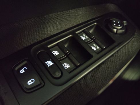 Used 2020 Jeep Renegade Latitude image 27