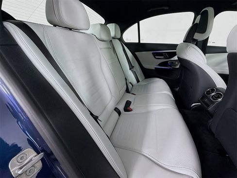 Used 2025 Mercedes-Benz C 300 4MATIC Sedan image 29