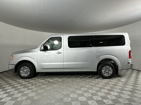 Used 2018 Nissan NV 3500 SV w/ Navigation Package image 7