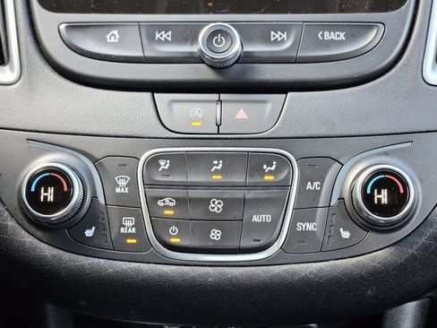 Used 2025 Chevrolet Malibu LT image 22