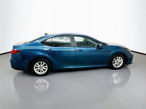 Used 2025 Toyota Camry LE image 8