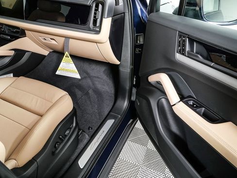 New 2026 Porsche Cayenne image 26