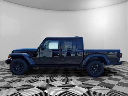 Used 2023 Jeep Gladiator Sport AWD/4WD image 23