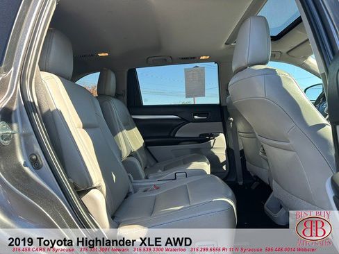 Used 2019 Toyota Highlander XLE AWD/4WD image 27
