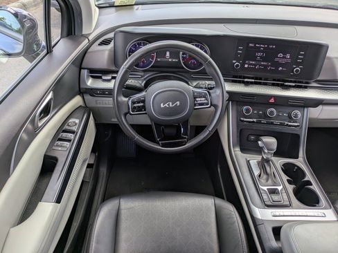 Certified 2024 Kia Carnival LX FWD image 13