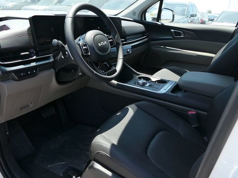 New 2026 Kia Carnival LXS FWD image 8