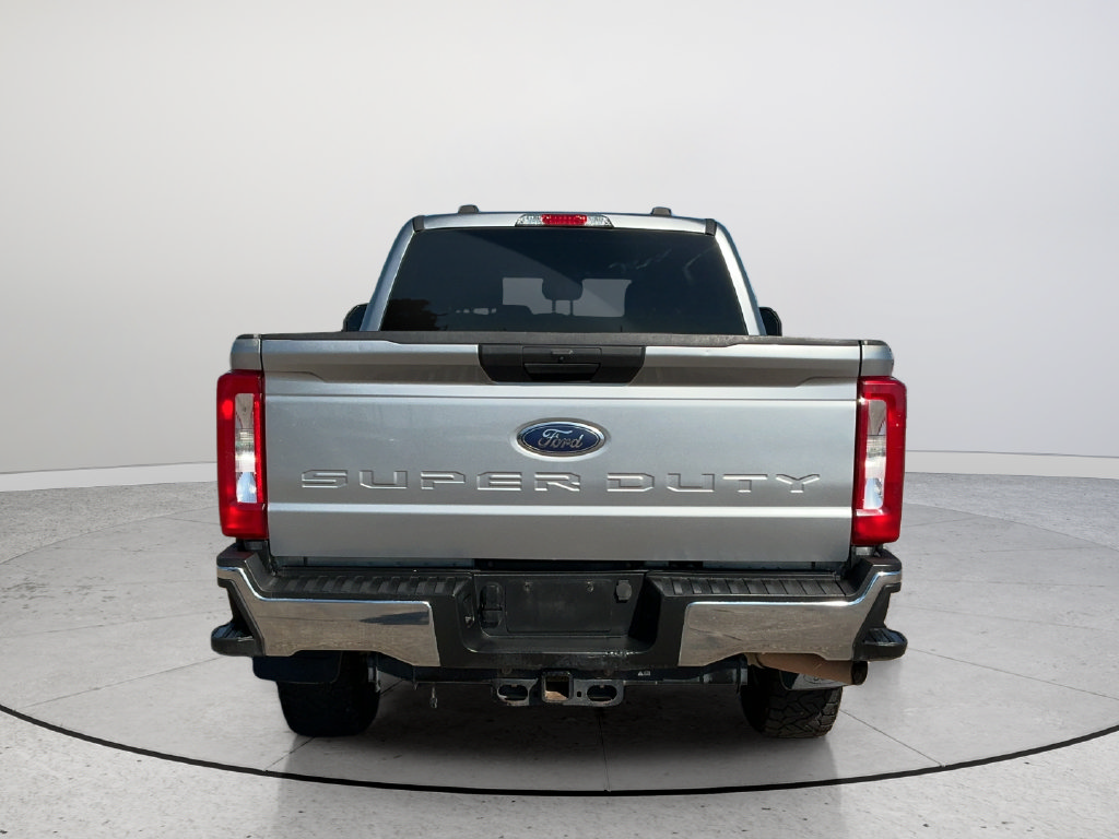 Used 2023 Ford F250 XLT w/ FX4 Off-Road Package AWD/4WD image 5