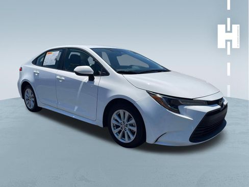 Used 2025 Toyota Corolla LE w/ LE Premium Package FWD image 1