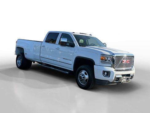 Used 2015 GMC Sierra 3500 Denali w/ Duramax Plus Package image 7