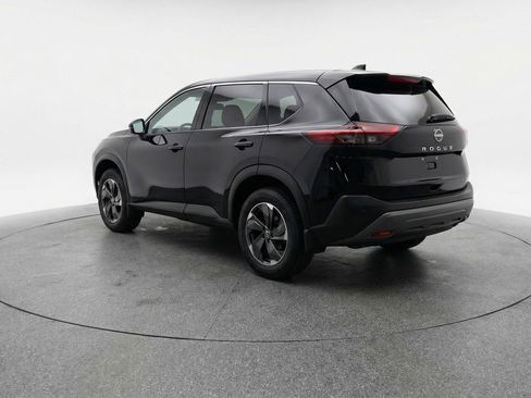 Used 2025 Nissan Rogue SV image 6